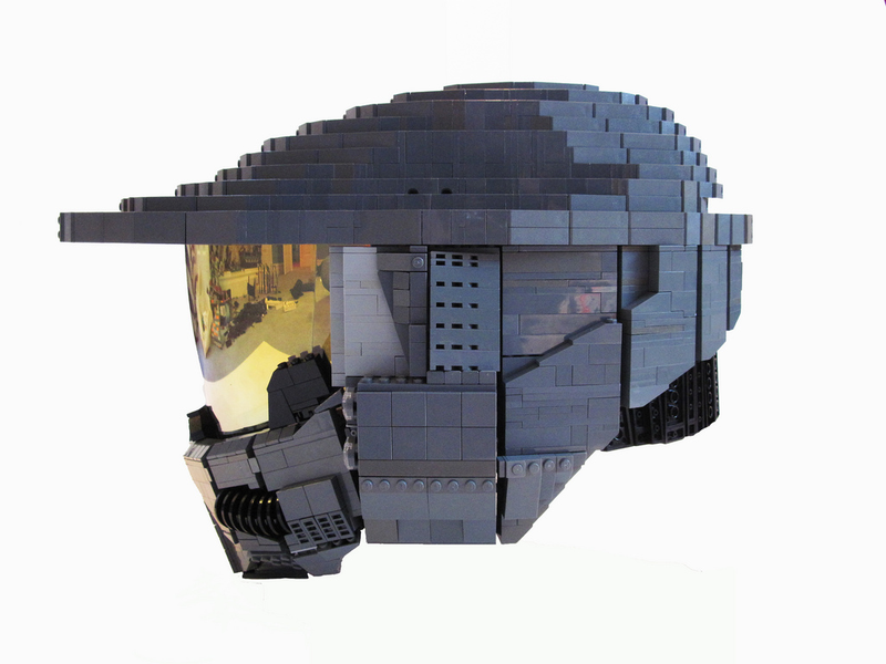 Illustration for article titled The Lego Master Chief Helmet You Can Actually Wear